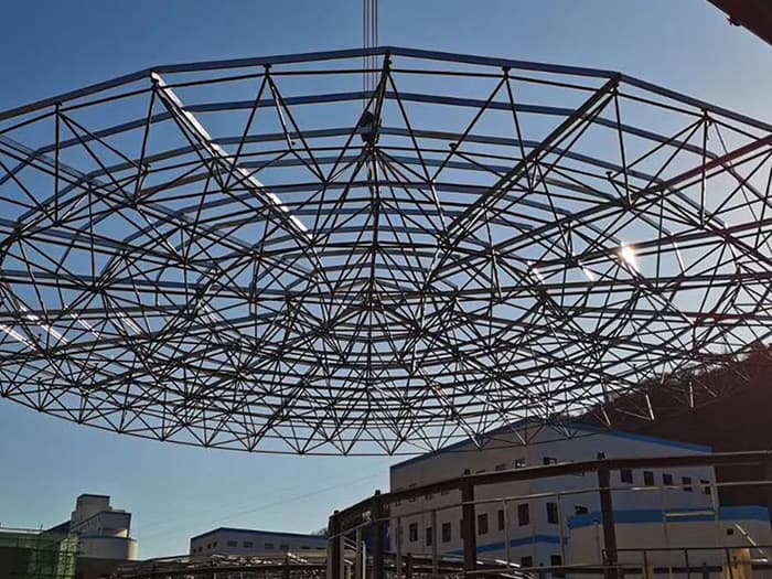 安陆螺栓球网架工程施工现场